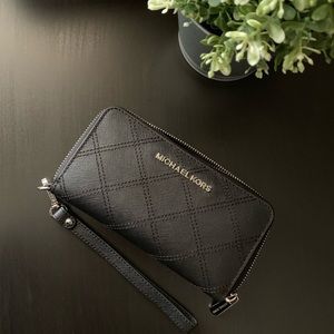 Authentic Michael Kors Wristlet